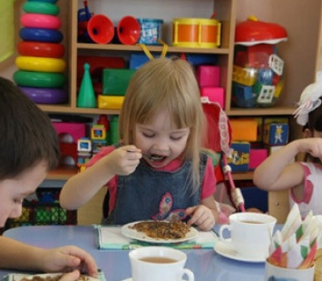 Можно онлайн: МОЗ подсказал, как проверить, чем кормят ребенка в садике и школе