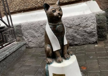 В Одессе на Екатерининской украли кота-джентльмена