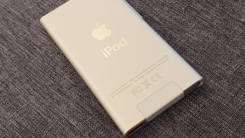 Сотрудница школы США украла более 3,000 iPod у детей