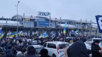 В Жулянах на митинге в поддержку Порошенко собралось 25 тысяч человек, - пресс-служба "ЕС"