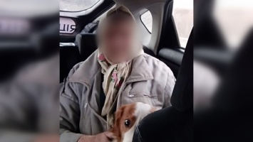Патрульные Кривого Рога вернули домой пенсионерку с собакой
