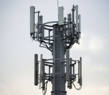 В Конгрессе США предложили отложить развертывание сетей 5G возле аэропортов
