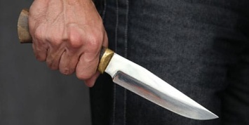 В Запорожье из-за отсутствия электричества на энергетиков напал пьяный мужчина с ножом