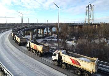 В Запорожье новый вантовый мост испытывают на прочность