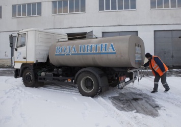 По Киеву будут развозить святую воду в автоцистернах: адреса