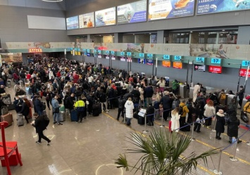 В одесском аэропорту из-за "минирования" застряли пассажиры