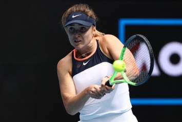 Элина Свитолина прошла в третий круг на Australian Open, соперницу увезли медики