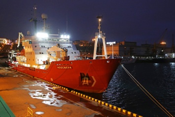 Ледокол "Ноосфера" пришел из Черноморска в Одессу, проведя в море испытания полярного оборудования