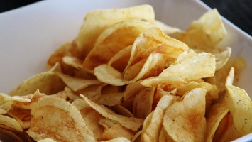 Простые и вкусные рецепты: как приготовить домашние чипсы