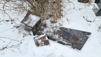 В Днепре мужчины пытались украсть надгробие на Сурско-Литовском кладбище