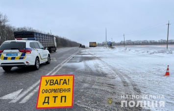 Страшное ДТП на запорожской трассе: тягач с полуприцепом наехал на женщину (ФОТО)