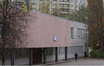 В одной из киевских школ повара подрались с уборщицей из-за котлет
