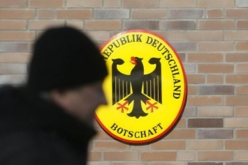 Германия может эвакуировать семьи дипломатов из Украины по примеру США, - СМИ