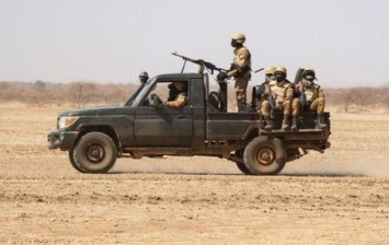 В Буркина-Фасо военный мятеж, семья президента покинула страну - СМИ