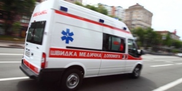 В Запорожской области автомобиль влетел в забор - пострадал подросток