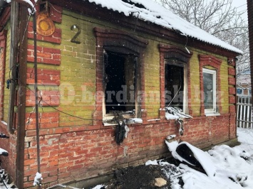 Многодетная семья осталась без дома и средств к существованию в Запорожской области (ФОТО)