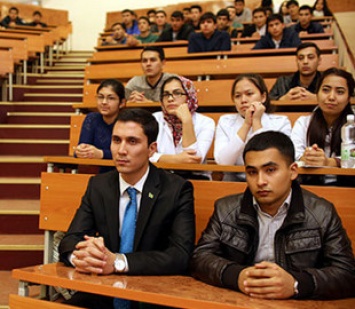 В Туркменистане за посещение заблокированных сайтов спецслужбы вербуют студентов в осведомители