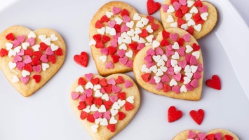 Как сделать печенье-валентинки: ТОП рецептов ко Дню святого Валентина