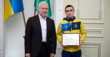 Терехов наградил победителей европейских чемпионатов по боксу