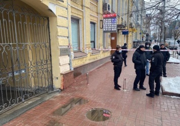 В центре Киева неизвестный устроил стрельбу и ранил ветерана АТО: подробности ЧП