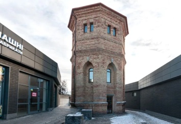 «Под уютную кофейню»: в Запорожье почти за 3 миллиона продают водонапорную башню начала ХХ века (ФОТО)
