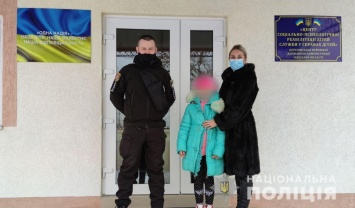 В Одесской области полиция забрала восьмилетнюю девочку из дома без света и тепла