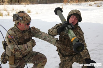 Военнослужащие ООС начали осваивать новые американские гранатометы