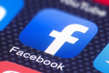 Facebook впервые в истории теряет пользователей и миллиарды долларов выручки