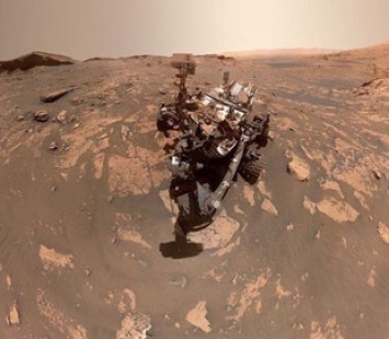 Космическая фотосессия: марсоход NASA сделал новое селфи на Красной планете