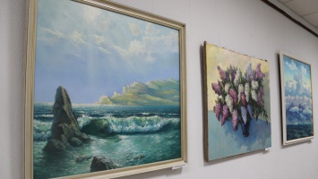 В Никополе открылась выставка картин памяти Виталия Валсамаки