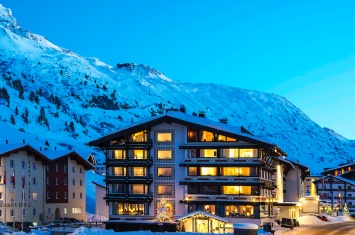 Остановитесь в отеле Thurnher's Alpenhof, чтобы покататься на лыжах в Цюрсе