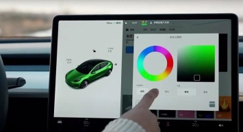 Tesla позволяет китайским владельцам раскрасить свой цифровой автомобиль специальной пленкой