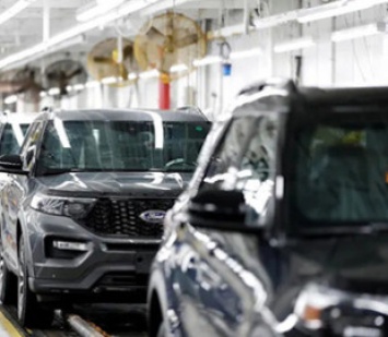Ford сократит производство автомобилей на восьми заводах из-за нехватки полупроводников