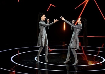 Шоу "Голос страны" покорили близняшки из Днепра с голосом Ротару (видео)