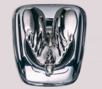 Rolls-Royce изменит фигурку на капоте для электрических моделей