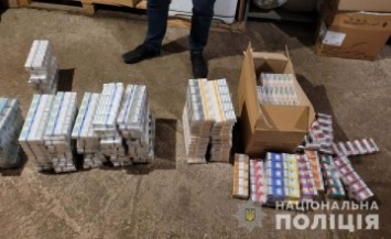 В одном из гаражей Кривого Рога полиция изъяла контрафактные сигареты на сумму в 700 тысяч гривен