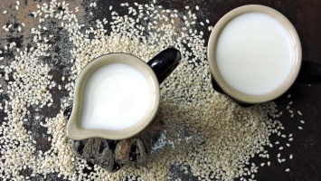 Простые и полезные рецепты: как приготовить кунжутное молоко