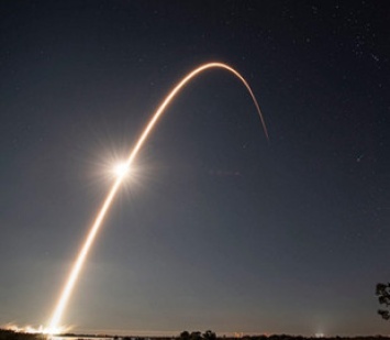 Геомагнитная буря вывела из строя 40 новых интернет-спутников SpaceX Starlink