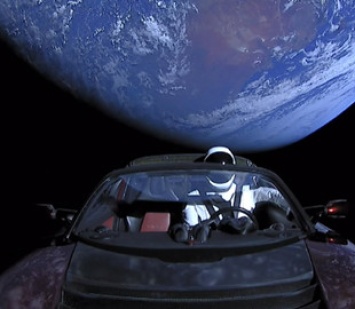 Четыре года назад Илон Маск запустил Tesla в космос: где сейчас находится автомобиль