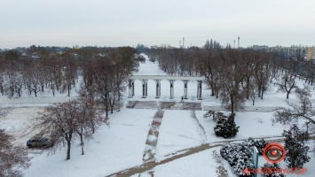 Как выглядит заснеженный парк Победы в Никополе с высоты