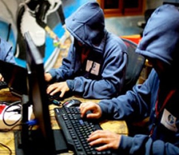 На украинские сайты идет мощная DDoS-атака
