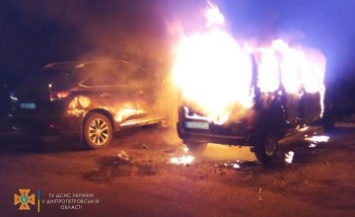 В Павлограде на временной стоянке горели легковые автомобили