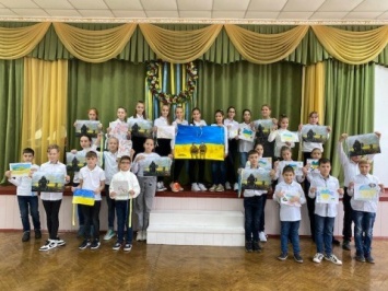 День единения отмечают в учебных учреждениях Одессы. Фото