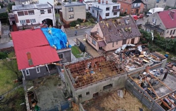 В Польше бушует шторм, есть жертвы и разрушения