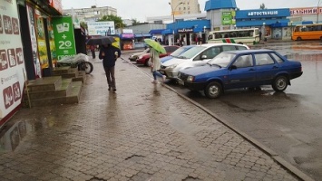 Два грозных инспектора за неделю научат жителей Павлограда, как правильно парковаться