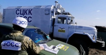 Боевики уничтожили грузовик украинских наблюдателей на Донбассе (ВИДЕО)