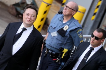 Комиссия по ценным бумагам отреагировала на обвинения со стороны Tesla и Илона Маска