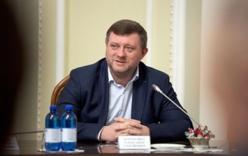 В Украину за месяц прилетело полсотни самолетов с оружием - Корниенко