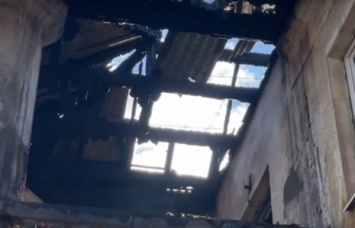 Горел балкон и крыша над ним: в Кривом Роге произошел масштабный пожар