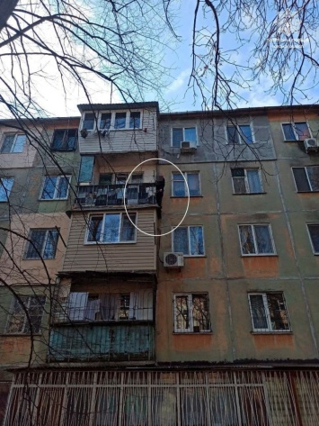 В Одессе полиция задержала домушника, который пытался проникнуть в квартиру